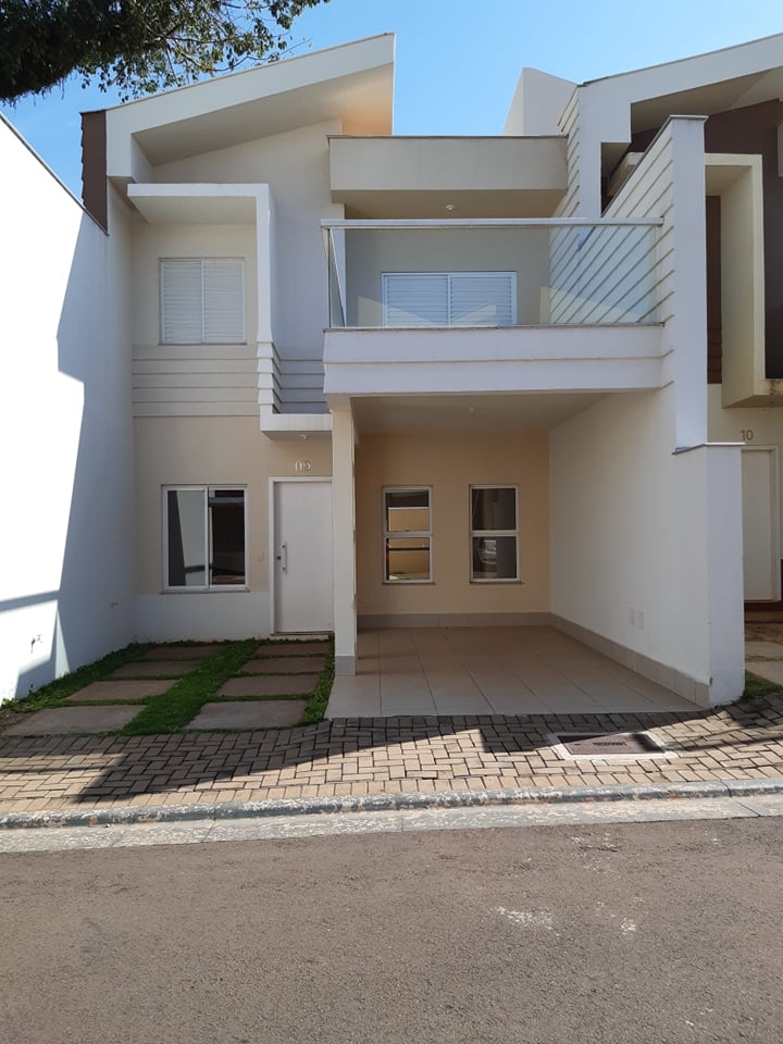 Casa à venda com 3 quartos, 120m² - Foto 1