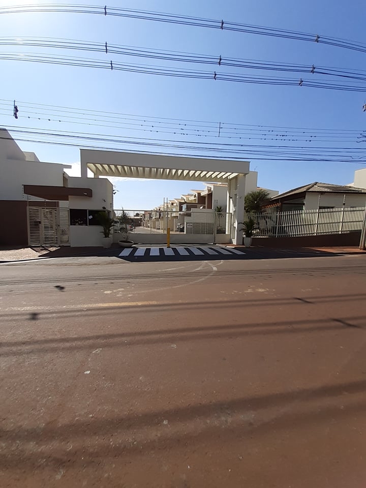 Casa à venda com 3 quartos, 120m² - Foto 2