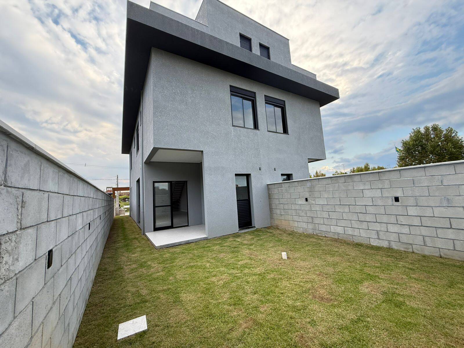 Sobrado para Venda em Florianópolis - 1