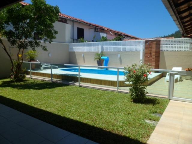 Piscina e Jardim