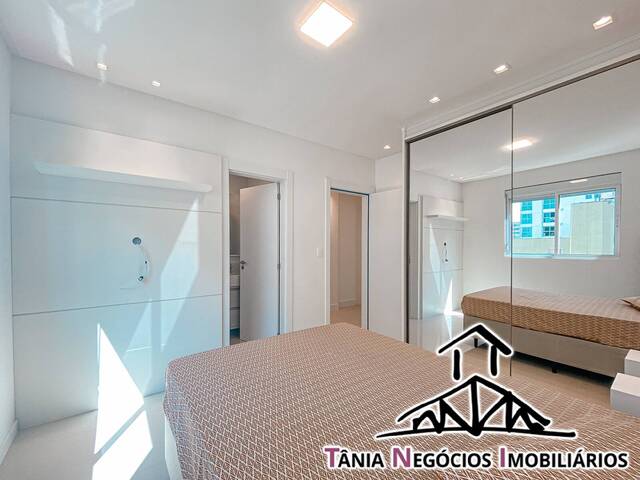 Apartamento para Venda em Centro - 37