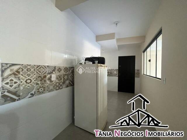 Casa para Venda em Pantano do Sul  - 11