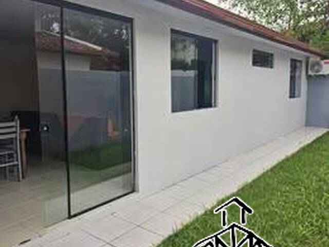 #669/MAR202 - Casa para Locação em Florianópolis - SC - 2