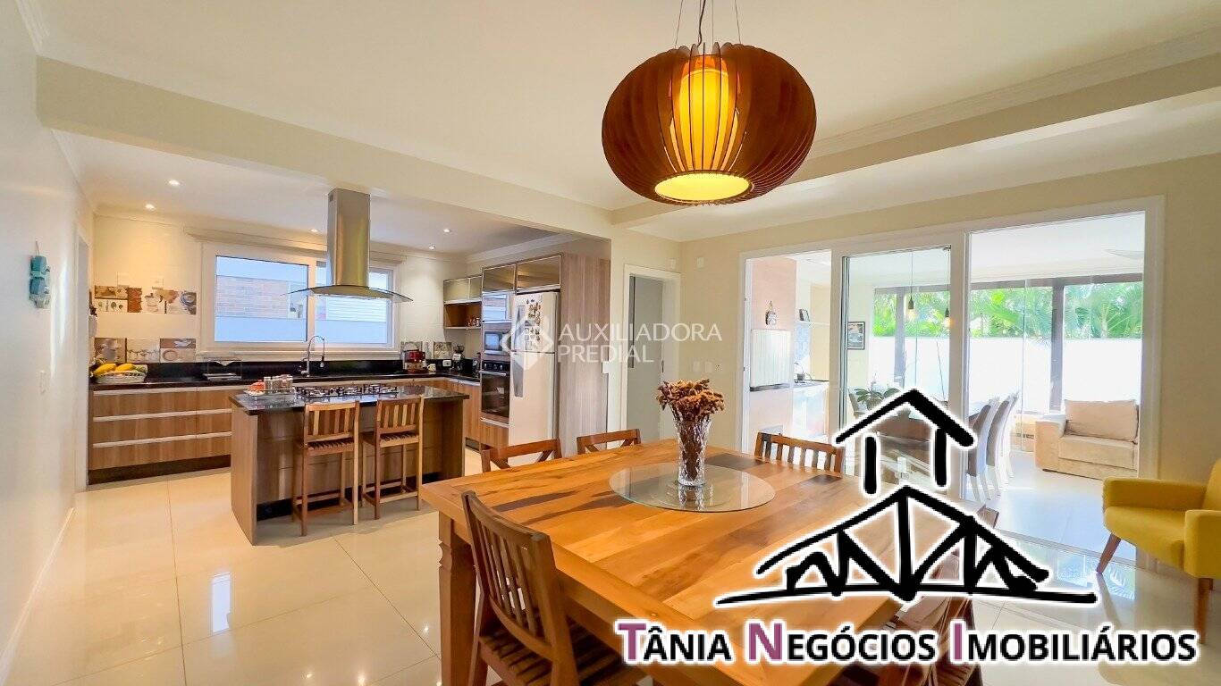 Casa à venda com 4 quartos, 360m² - Foto 1