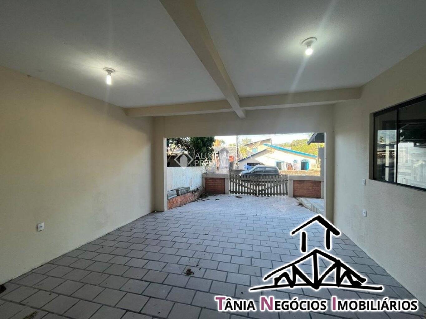 Casa à venda com 4 quartos, 210m² - Foto 3