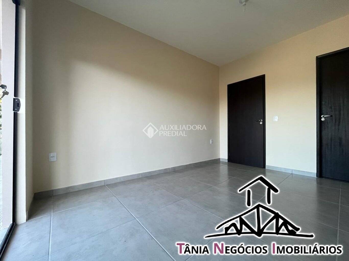 Casa à venda com 4 quartos, 210m² - Foto 5