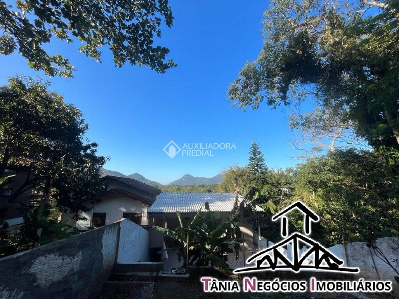 Casa à venda com 4 quartos, 210m² - Foto 18